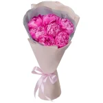 Букет из 7 ярко розовых пионов
